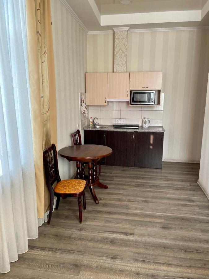 Apartment Studio -Біля Вокзалу-Недалеко Від Центру-Городоцька 151 Λβιβ Εξωτερικό φωτογραφία
